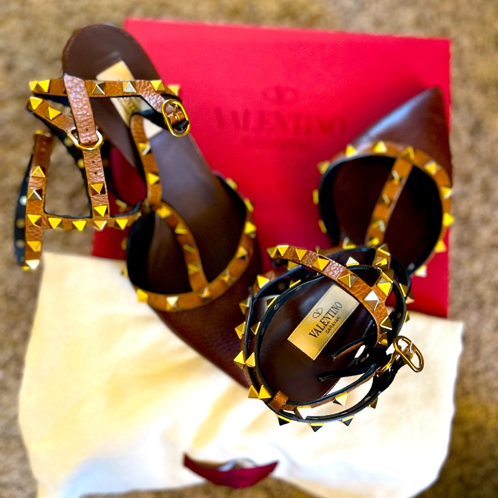 VALENTINO  
Rockstud Caged 65 Grainy Leather Ankle Strap Pump